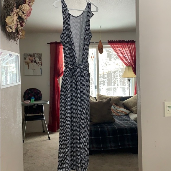 Black and white shin length jumper - Picture 2 of 2